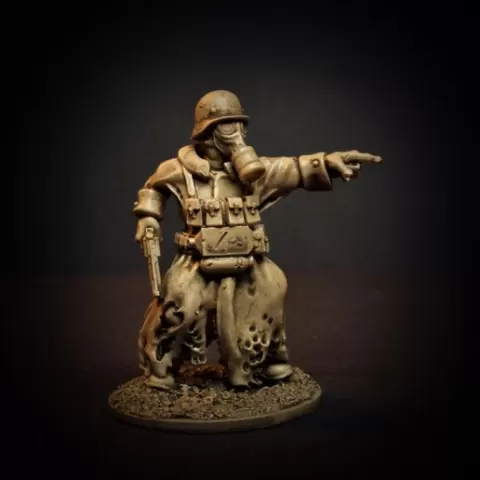 Pointing Trench Pistoleer