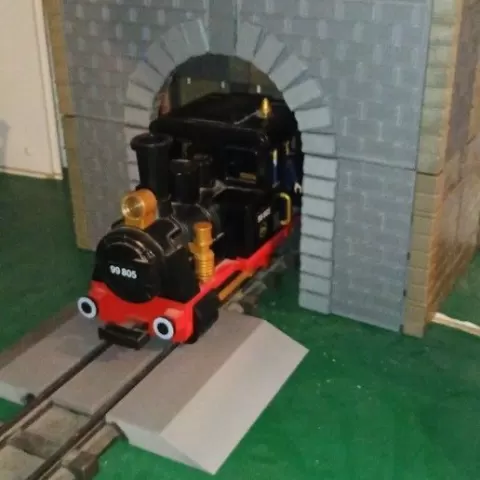 Playmobil stone gate to railway and castle,Steintor zu Eisenbahn und Burg,Puerta de piedra que da al ferrocarril y al castillo.COMPATIBILE 3666 SETT steck system