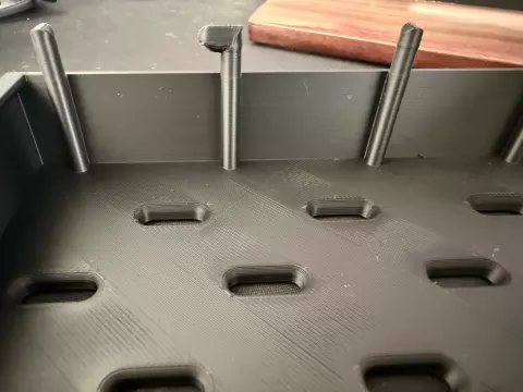 Reinforced skadis hooks