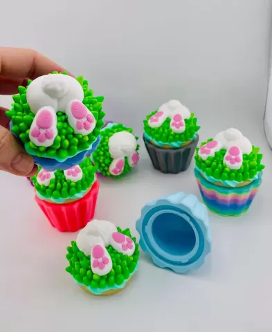 Cupcake Container -Easter Bunny Butt in Grass