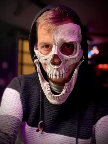 Vampire skull mask