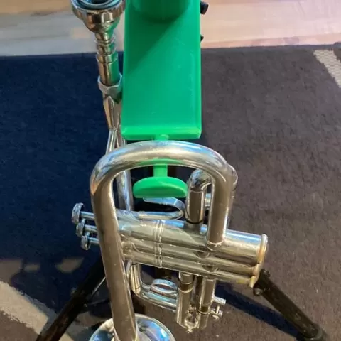 Trumpet Holder for Music Stands (Trumpet Holder for Music Stands)