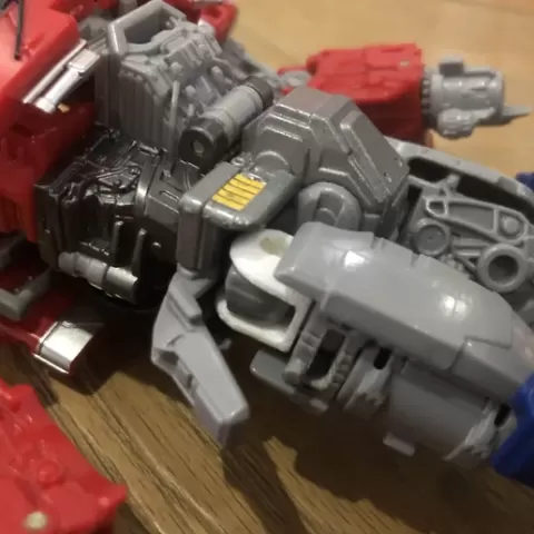 Studio Series 102 Optimus hip replacement