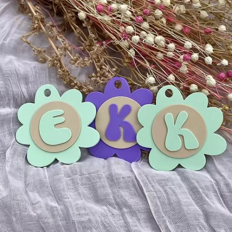 Daisy keychain