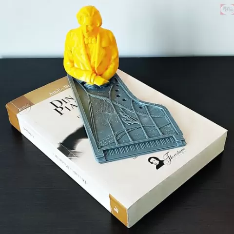 Frédéric Chopin Bookmark 🎹 | Sculpted Bust • 82‑Key Pleyel Piano • Print‑in‑Place Musician Series