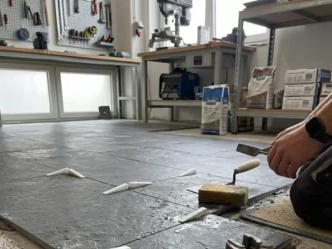 Heavy-Duty Tile Leveling Wedges for Tiling
