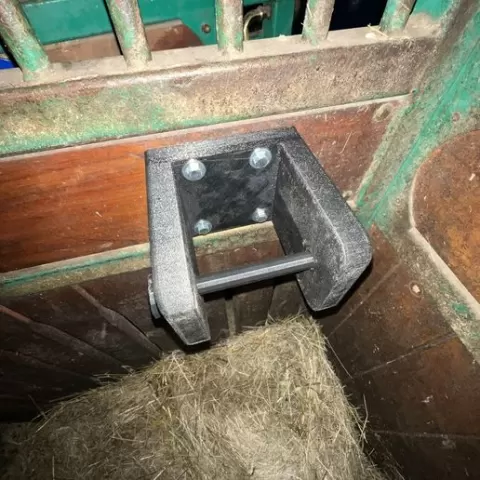 lick stone holder