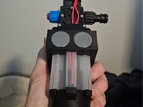 Magnetic mount for 12v water pump