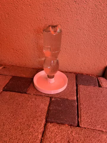 Wasserspender für Vögel und Kleintiere wie Igel usw.