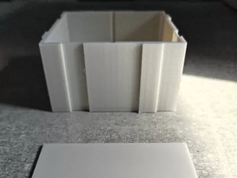 Interlocking box with divider