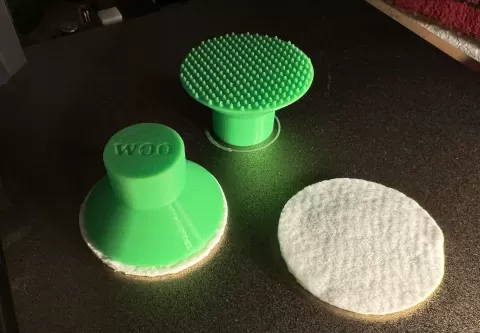 Bed cleaning tool