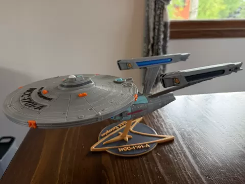 Customizable stand for MT Star Trek models