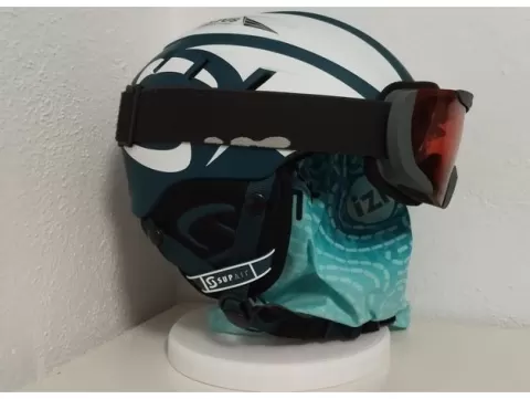 Helmet stand
