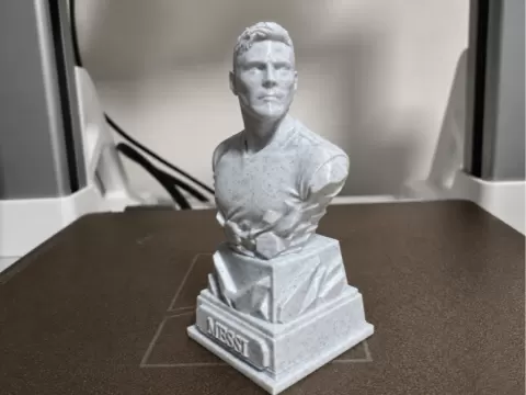 Lionel Messi Bust – Football Legend Sculpture
