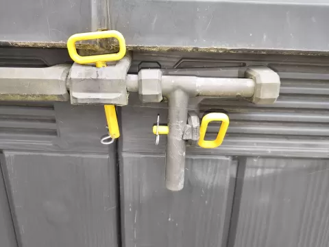 Sicherungsbügel für Gerätebox