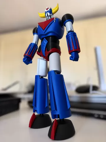 Grɘndizer is a fully articulated 1970 classic super robot