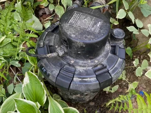 Pond filter clip replacement