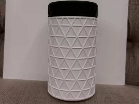 Tennis ball holder