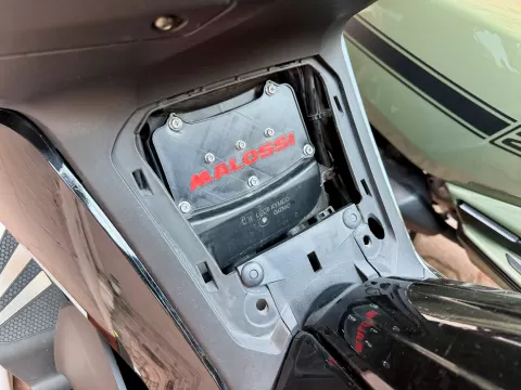 AK 550 Premium MALOSSI Air Filter Adapter