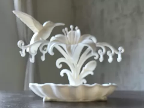 Hummingbird Lily Jewelry Dish – Earring Holder