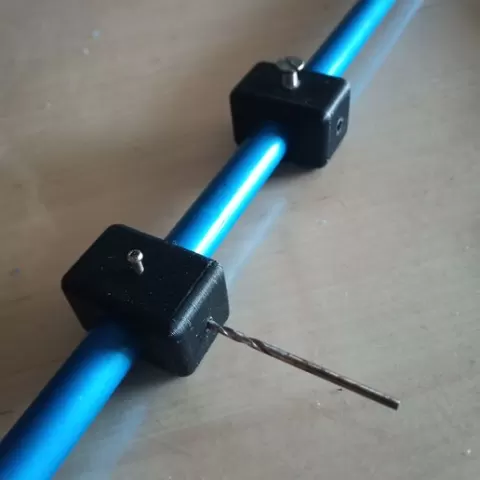 Drill guide for mast IOM class, Guide de perçage pour mat IOM, Guia de agujereado para mastil clase 1 metro