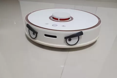 Roborock S5 Vacuum Eyes