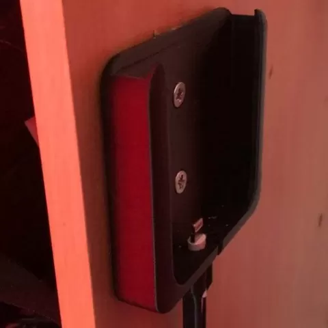 Iphone X wall-mounted load carrier