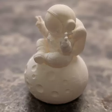 Cute Astronaut Sitting on Moon – Kawaii Space Figure STL – Peace Sign Space Decor – 3D Print Collectible Model