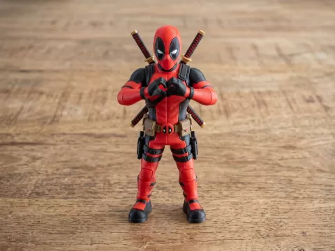 Deadpool Heart Figure | Marvel
