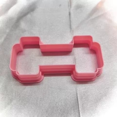 Dumbbell cookie cutter