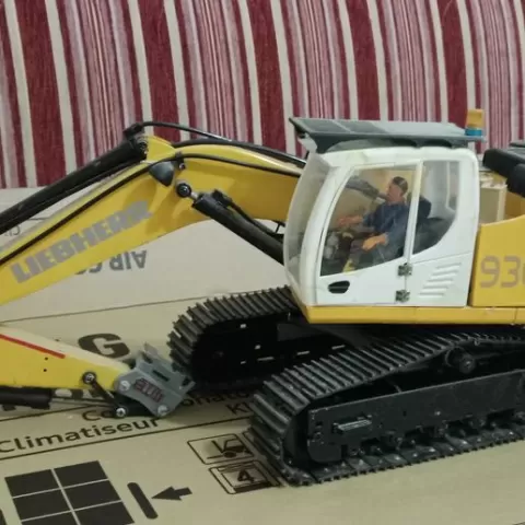 LİEBHERR 936