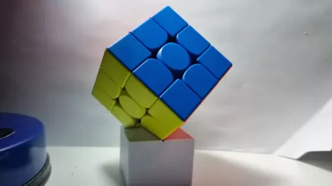 Simple Rubik's Cube Stand - Many Brands!
