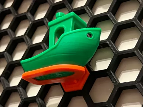 Benchy Holder for Honeycomb Storage Wall