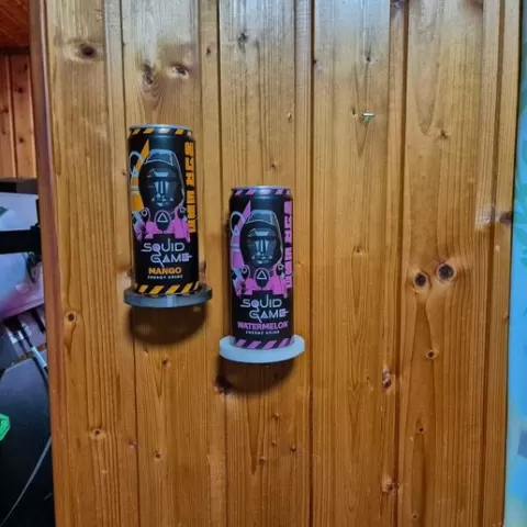 Drinks can wall holder