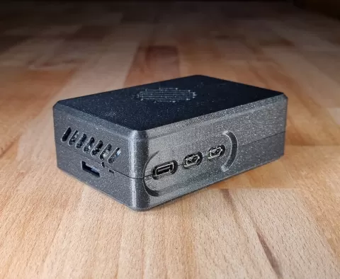 Raspberry Pi 5 + Pimoroni NVME Base Case