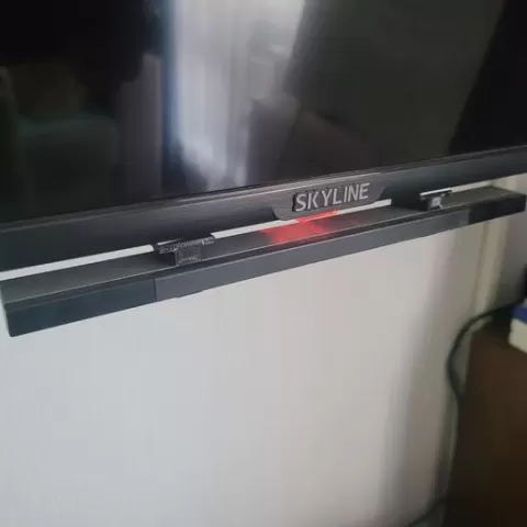 Wii sensor clip