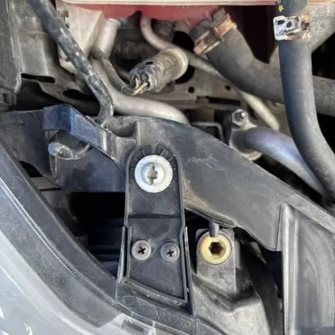 Headlight mount Ford Focus 2