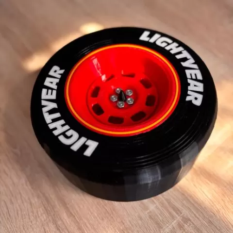 Tire Lightning Mcqueen