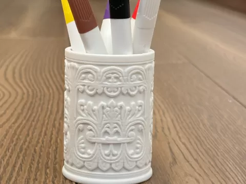 雕花笔筒p