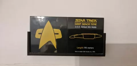 Wall mount for display plaque
