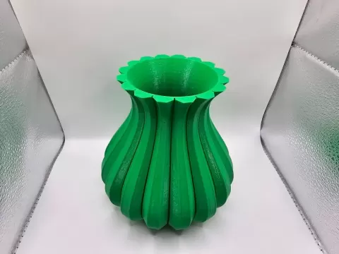 Vase with Heptagon Pattern
