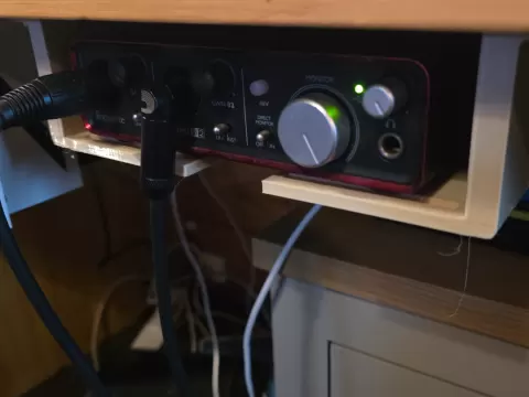 Scarlett 2i2 underdesk carriage
