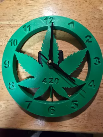 DD 420 clockby K2B Design