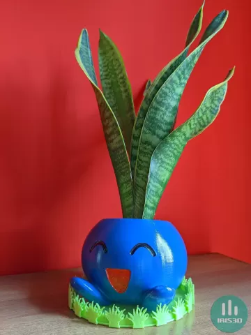 ODDISH PLANTER WITH LEAF TRAYby Iris3Design