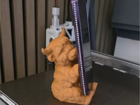 Cute highland cow mobile phone stand holder