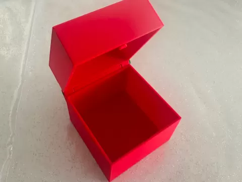 Click-Close Hinged Box Secure Snap Lid