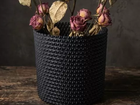 Black rock vase mode vase