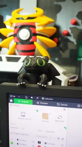 Monitor Climbing Toothless