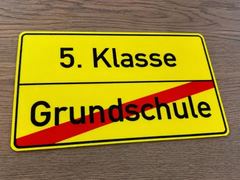 Schild Grundschulabschluss – neue Schule