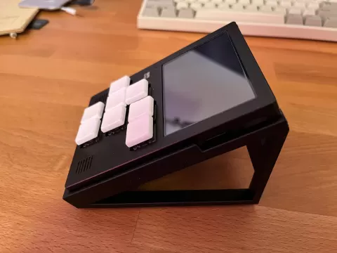 Dirtywave M8 Tracker Model:02 stand